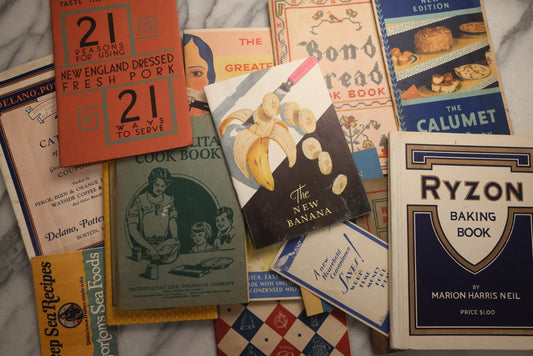 Lot 112 - Grouping Of 18+ Vintage Cooking And Recipe Booklets Including Calumet, Knox Gelatine, Jell-O, Aunt Jemima, And Bond Bread