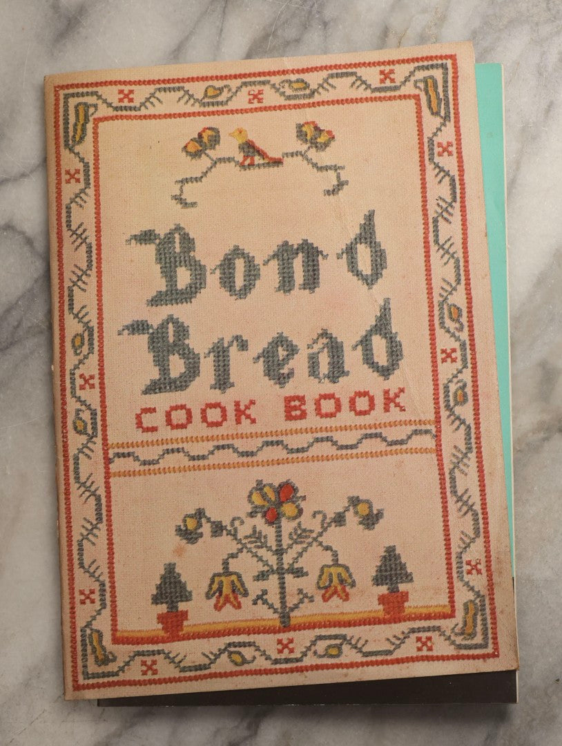Lot 112 - Grouping Of 18+ Vintage Cooking And Recipe Booklets Including Calumet, Knox Gelatine, Jell-O, Aunt Jemima, And Bond Bread