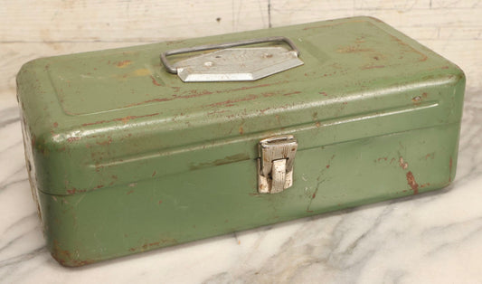 Lot 124 - Vintage Victor Green Metal Tackle Box With White Slotted Tray, Atco Lititz, Pennsylvania