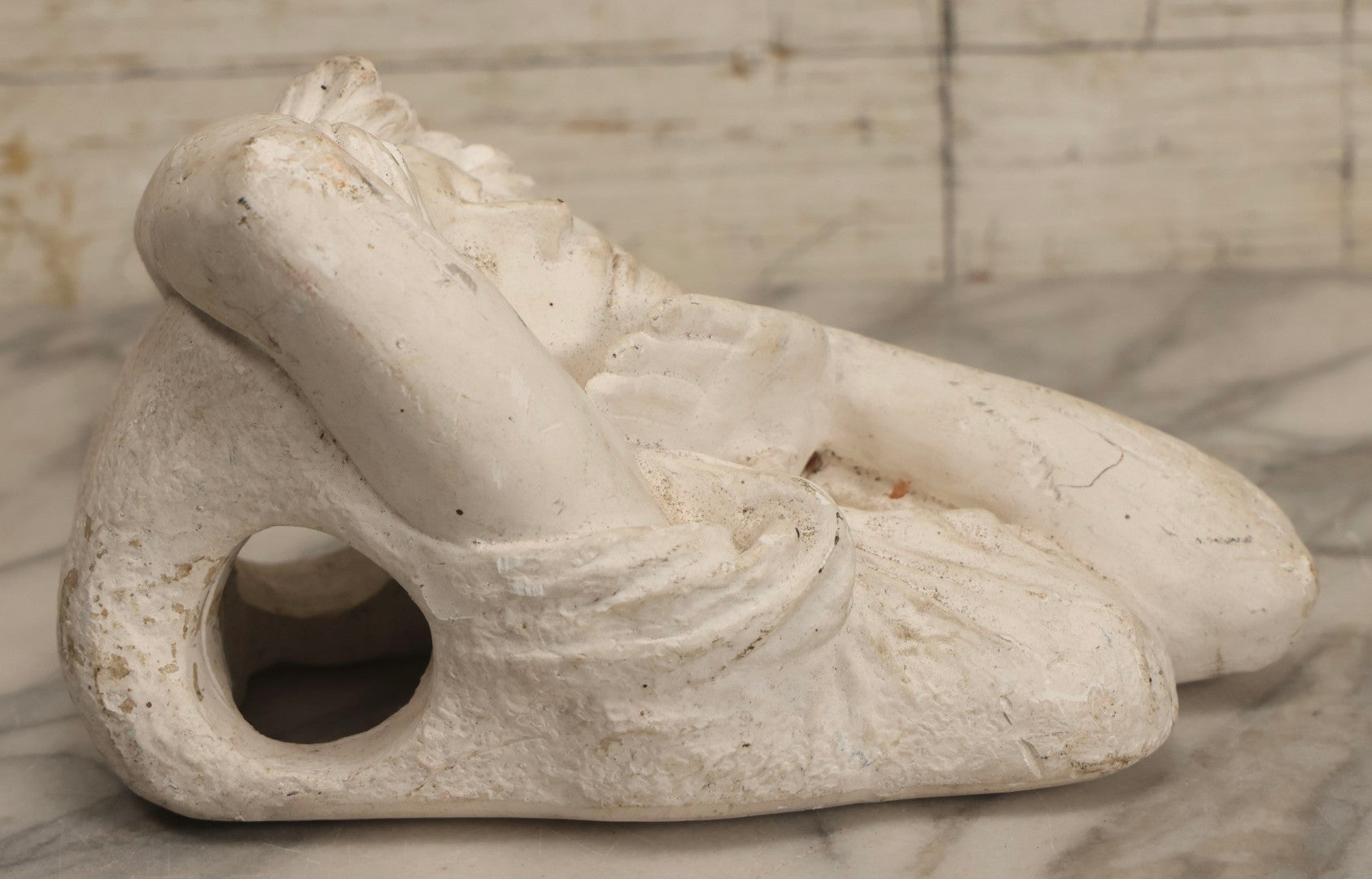 Lot 134 - Vintage Chalkware Wall Hanging Statue Of Woman With Hands Framing Face, Accents Unlimited Inc