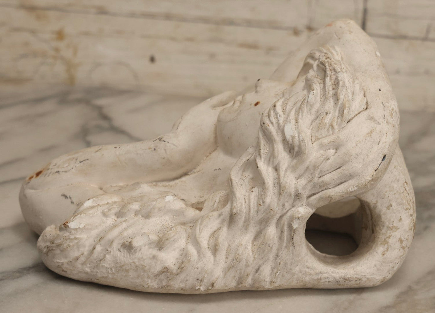 Lot 134 - Vintage Chalkware Wall Hanging Statue Of Woman With Hands Framing Face, Accents Unlimited Inc