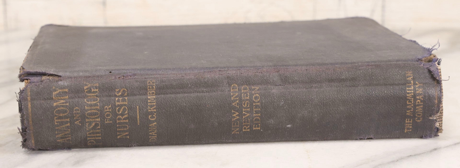 Lot 009 - "Text-Book Of Anatomy And Physiology For Nurses" Antique Medical Textbook By Diana Clifford Kimber, Illustrated, Third Edition Revised By Carolyn E. Gray, Published By The Macmillan Company, New York, 1912