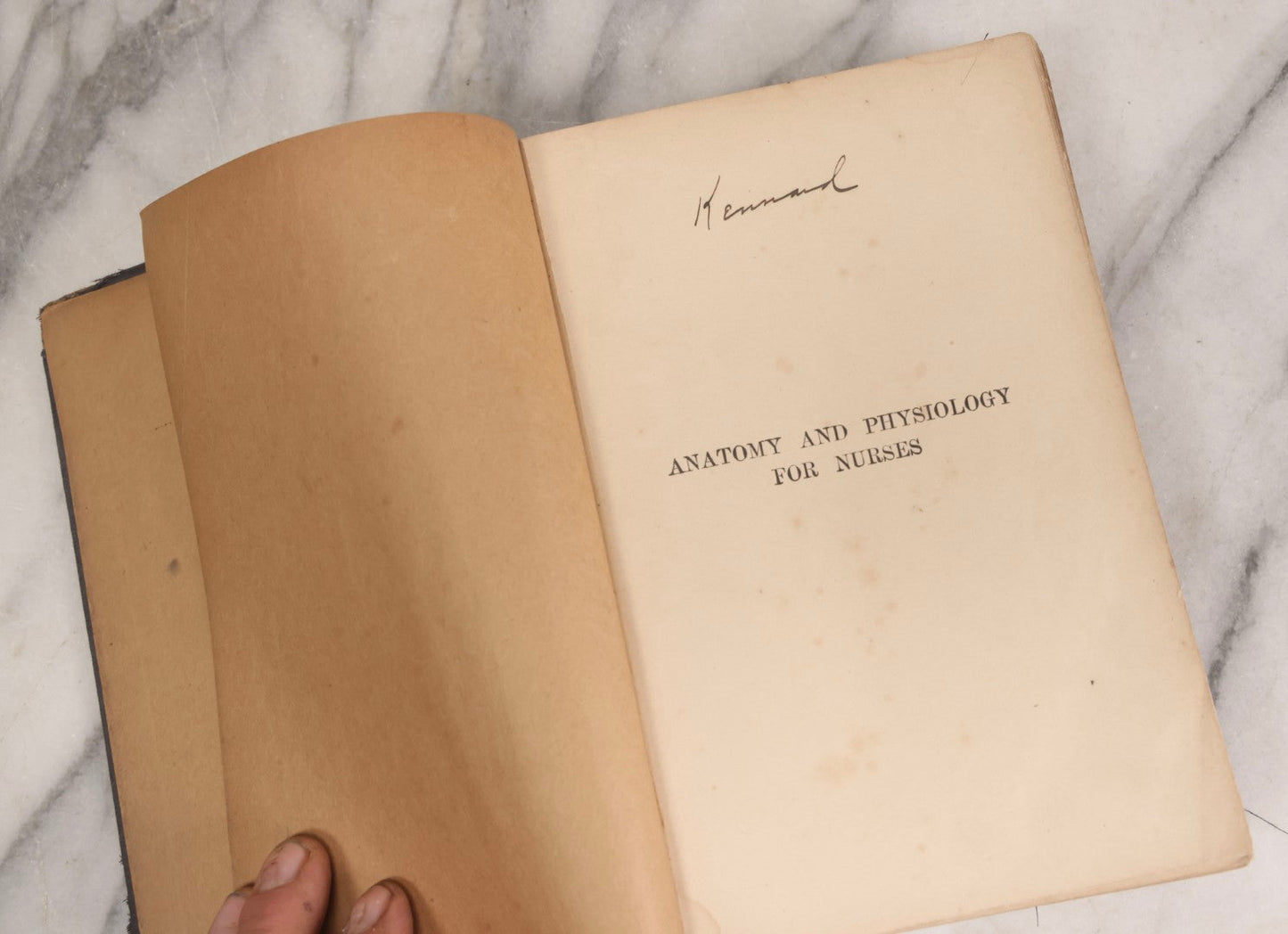 Lot 009 - "Text-Book Of Anatomy And Physiology For Nurses" Antique Medical Textbook By Diana Clifford Kimber, Illustrated, Third Edition Revised By Carolyn E. Gray, Published By The Macmillan Company, New York, 1912