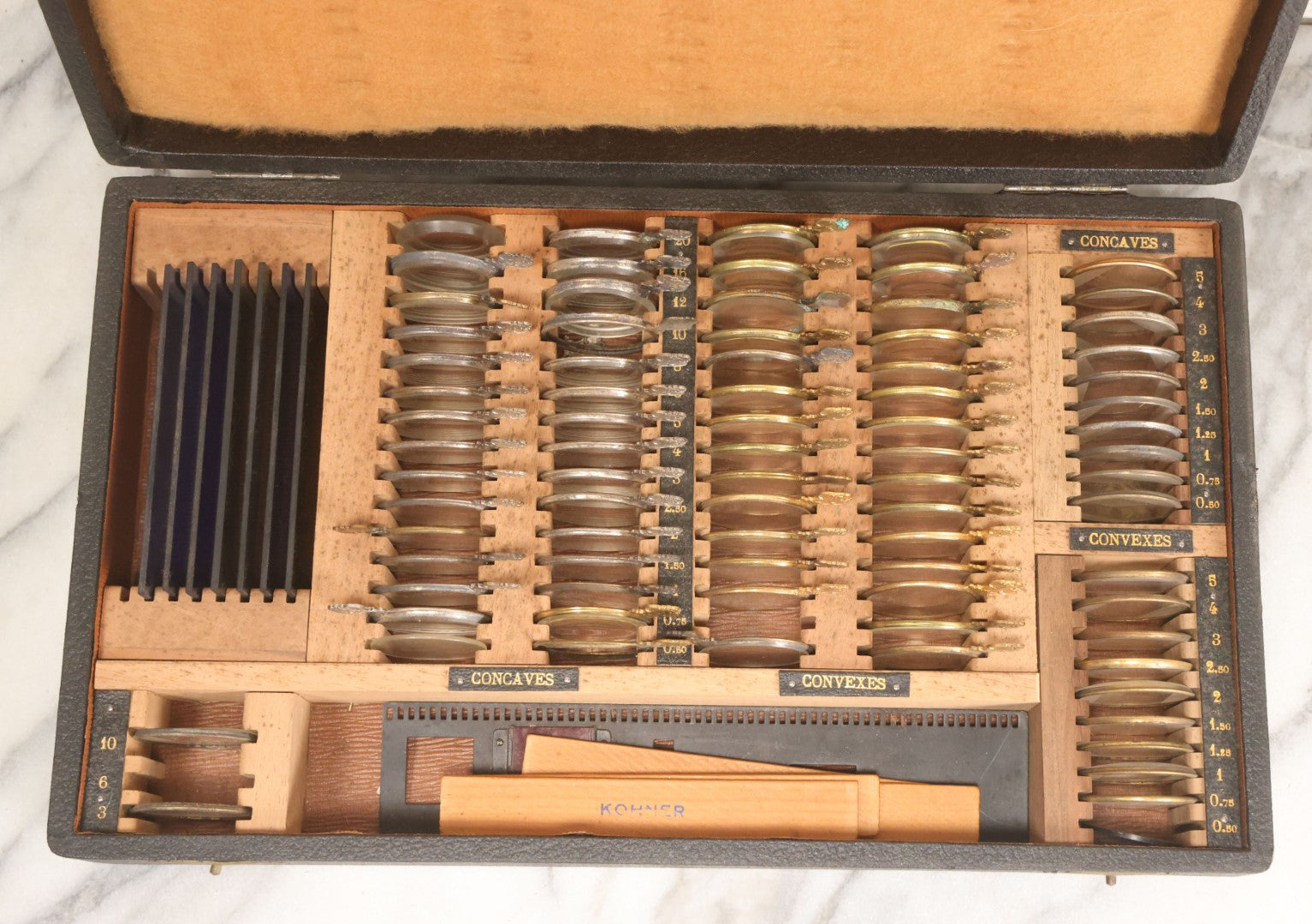 Lot 010 - Antique Optometrist Trial Lens Set With Concave And Convex Lenses In Original Fitted Case