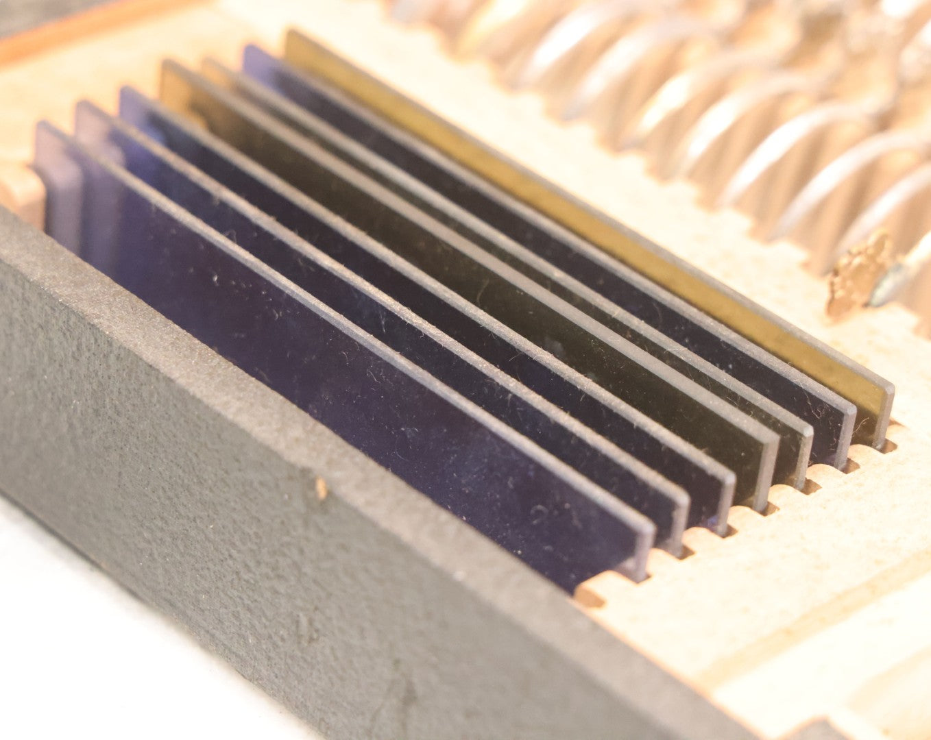 Lot 010 - Antique Optometrist Trial Lens Set With Concave And Convex Lenses In Original Fitted Case