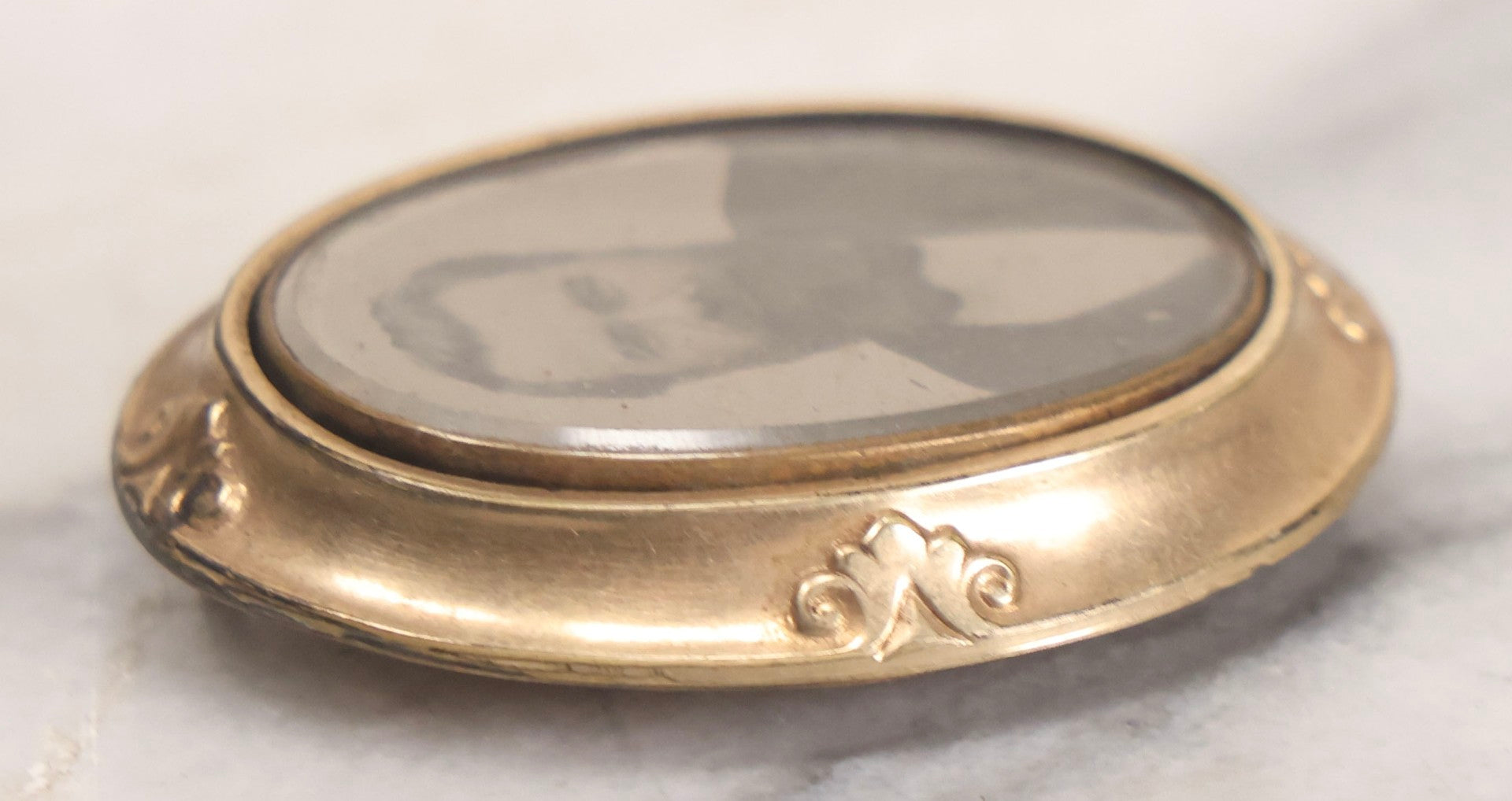 Lot 016 - Antique Tintype Portrait Brooch In Oval Metal Mount With Photo Of Bearded Gentleman