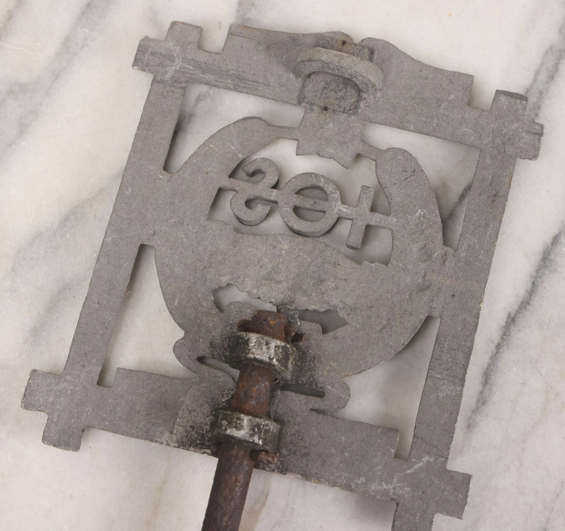 Lot 019 - Antique Independent Order Of Svithiod Frej Lodge No. 16 (Moline, Illinois) Cast Metal Grave Marker And Flag Holder With Shaking Hands Motif