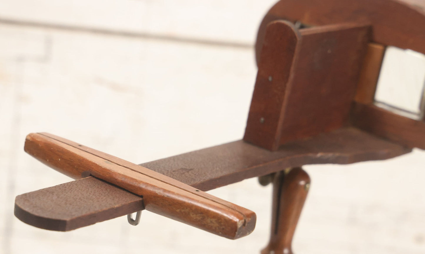 Lot 041 - Antique Wooden Stereoscopic Card Viewer On Turned Pedestal Stand, Complete With Viewing Hood And Card Holder
