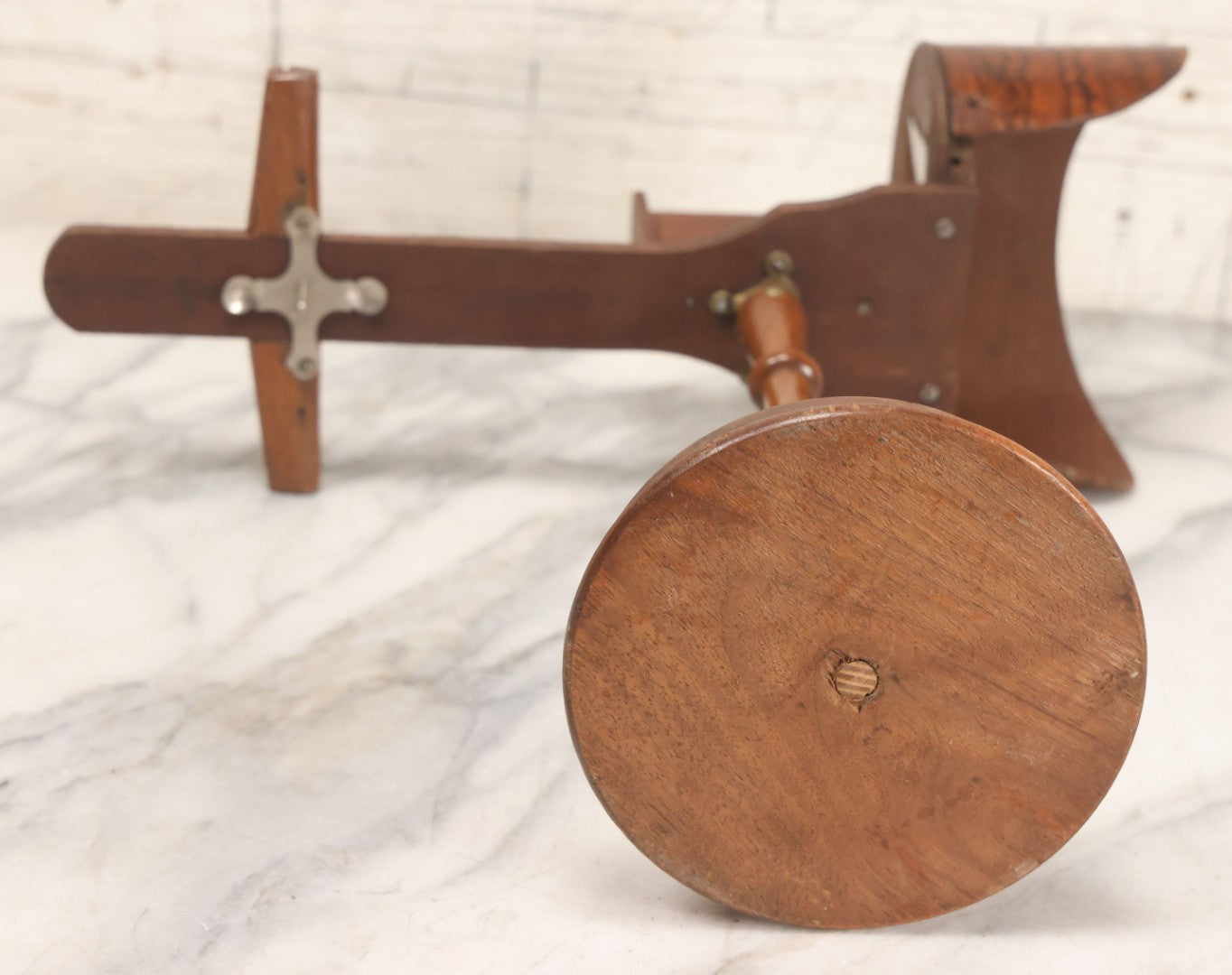 Lot 041 - Antique Wooden Stereoscopic Card Viewer On Turned Pedestal Stand, Complete With Viewing Hood And Card Holder