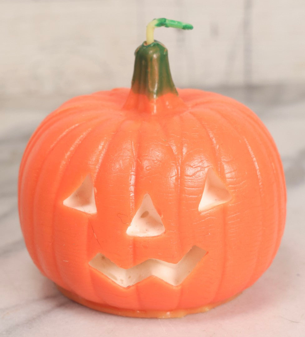 Lot 050 - Trio Of Vintage Halloween Items Including Gurley Jack O' Lantern Candle In Box, Trick-Or-Treat Bag, And Chazy Orchards Ghost Apple Bag