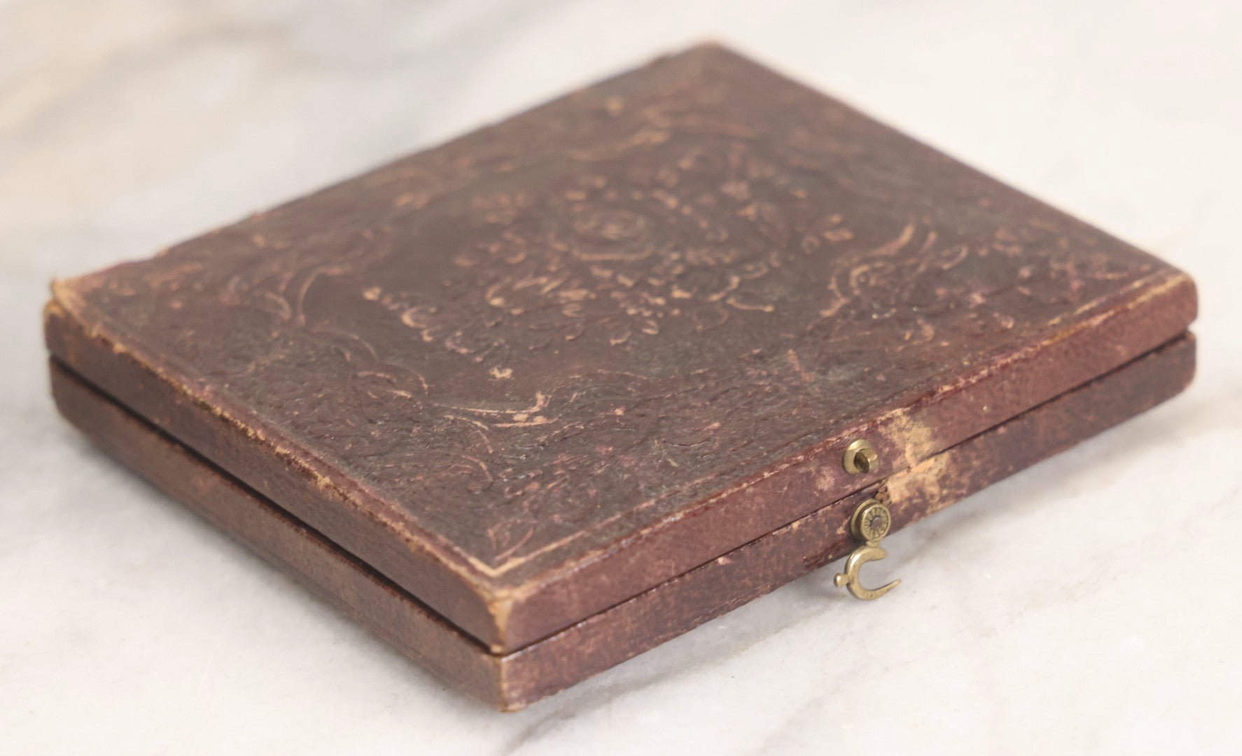 Lot 071 - Antique 1/6th Plate Ambrotype Photograph Of Young Man With Freckles Wearing Top Hat, In Full Leatherette Case, Photographed By S. F. Sterlin, Vermont