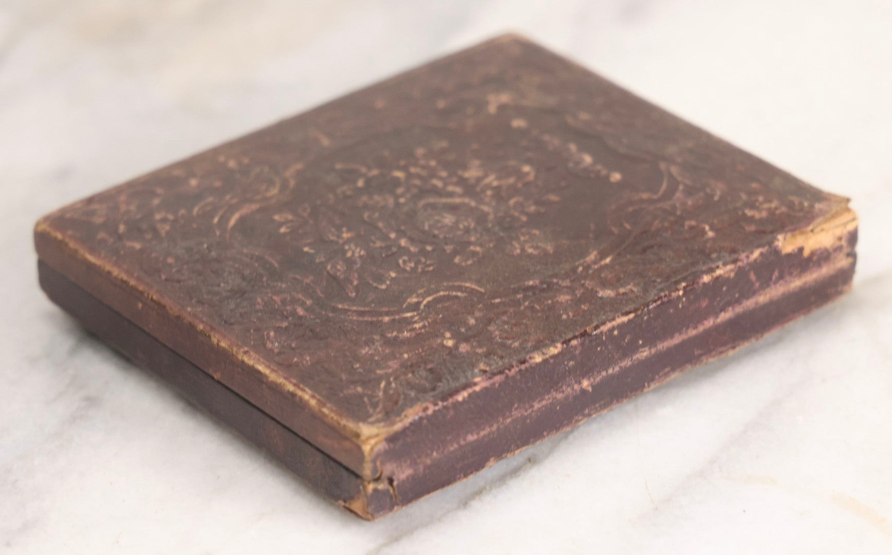 Lot 071 - Antique 1/6th Plate Ambrotype Photograph Of Young Man With Freckles Wearing Top Hat, In Full Leatherette Case, Photographed By S. F. Sterlin, Vermont