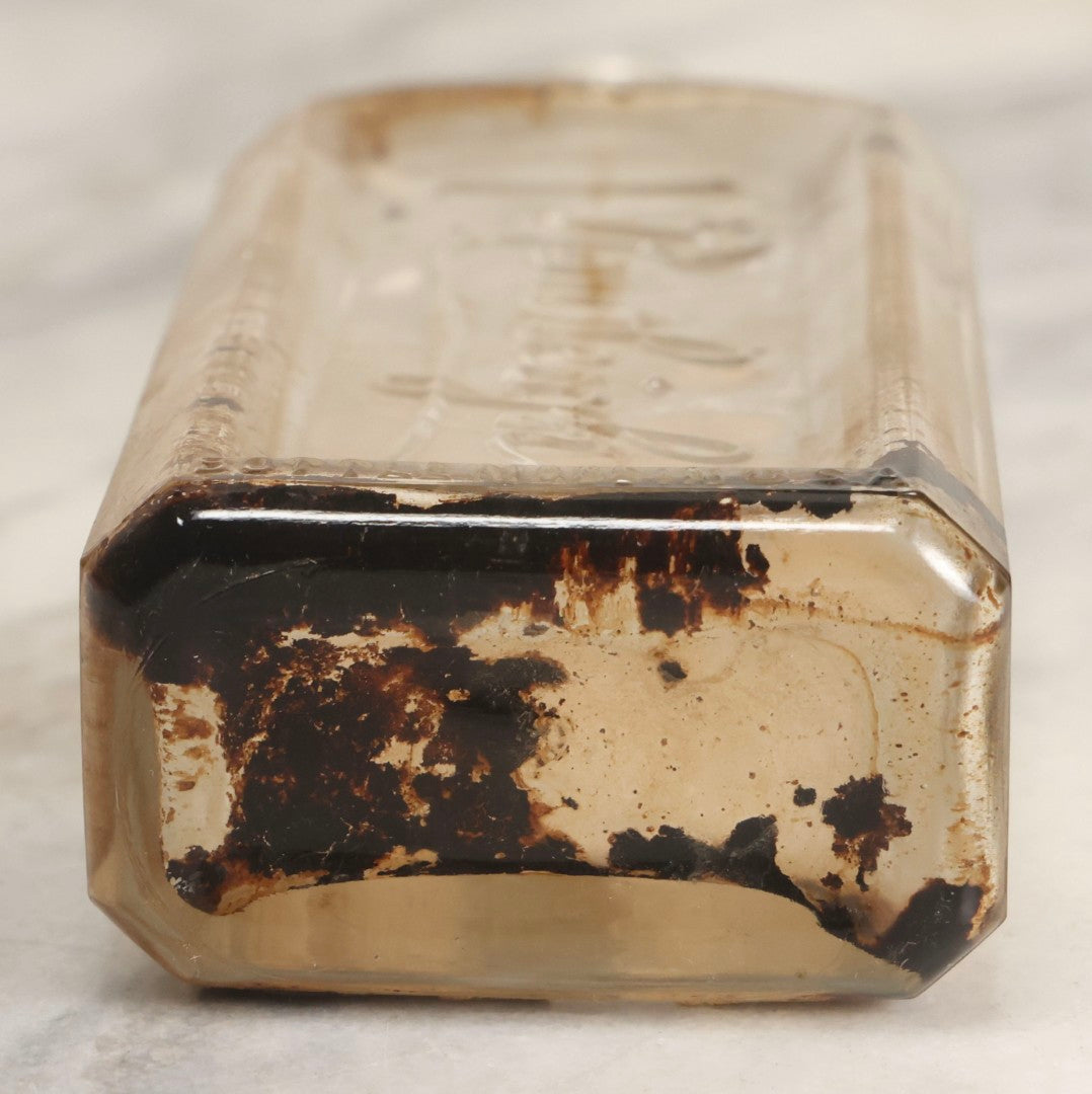 Lot 086 - Antique Rawleigh's Veterinary Application Glass Bottle With Original Paper Label, The W.T. Rawleigh Company, Freeport, Illinois