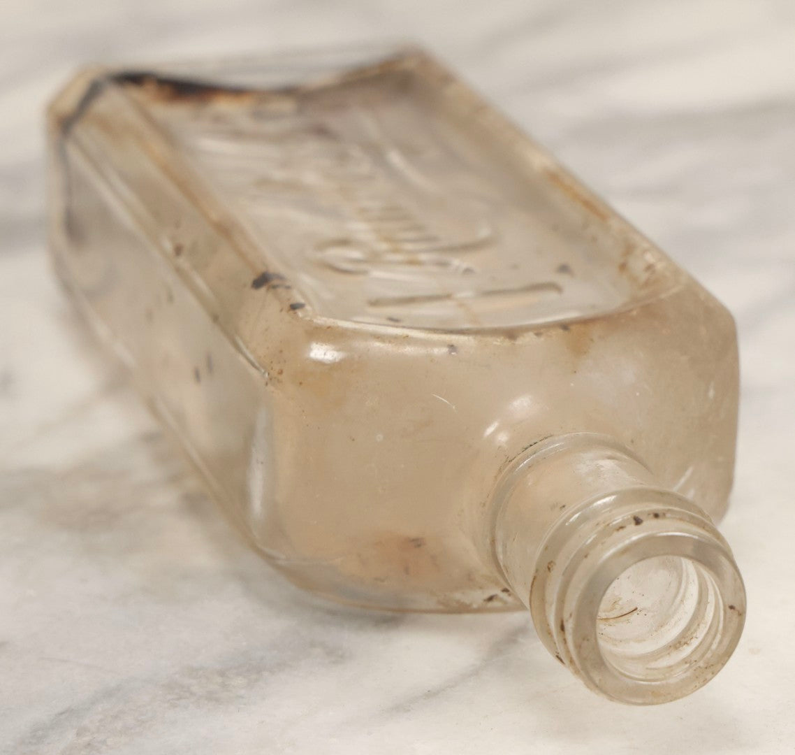 Lot 086 - Antique Rawleigh's Veterinary Application Glass Bottle With Original Paper Label, The W.T. Rawleigh Company, Freeport, Illinois
