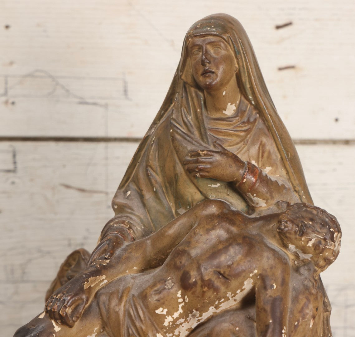 Lot 101 - Vintage Chalkware Pieta Figural Religious Sculpture Depicting The Virgin Mary With The Body Of Christ On Painted Base
