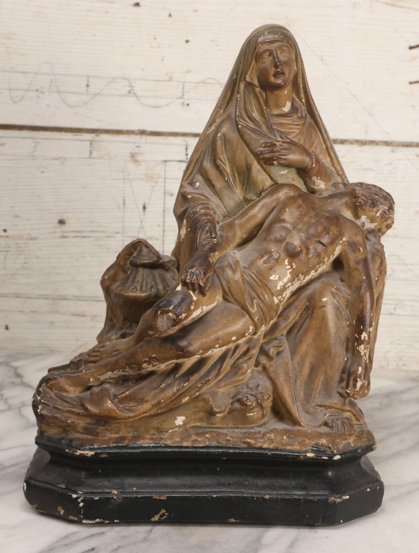 Lot 101 - Vintage Chalkware Pieta Figural Religious Sculpture Depicting The Virgin Mary With The Body Of Christ On Painted Base