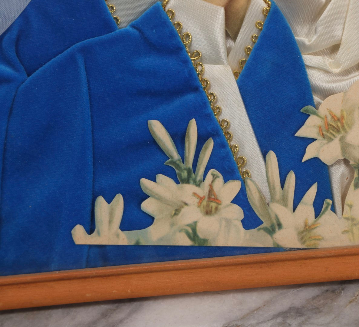 Lot 106 - Vintage Framed Religious Print Of The Virgin Mary With Fabric Elements Under Glass