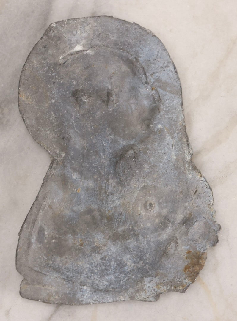 Lot 115 - Pair Of Vintage Cast Metal Religious Plaques Depicting Christ And The Virgin Mary In Profile