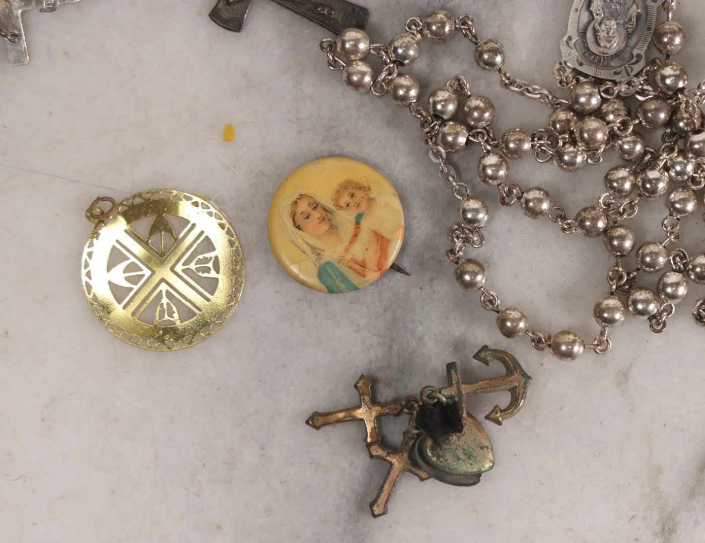 Lot 116 - Grouping Of Mixed Vintage Religious Devotional Items Including Rosaries, Medals, Crosses, And Pins
