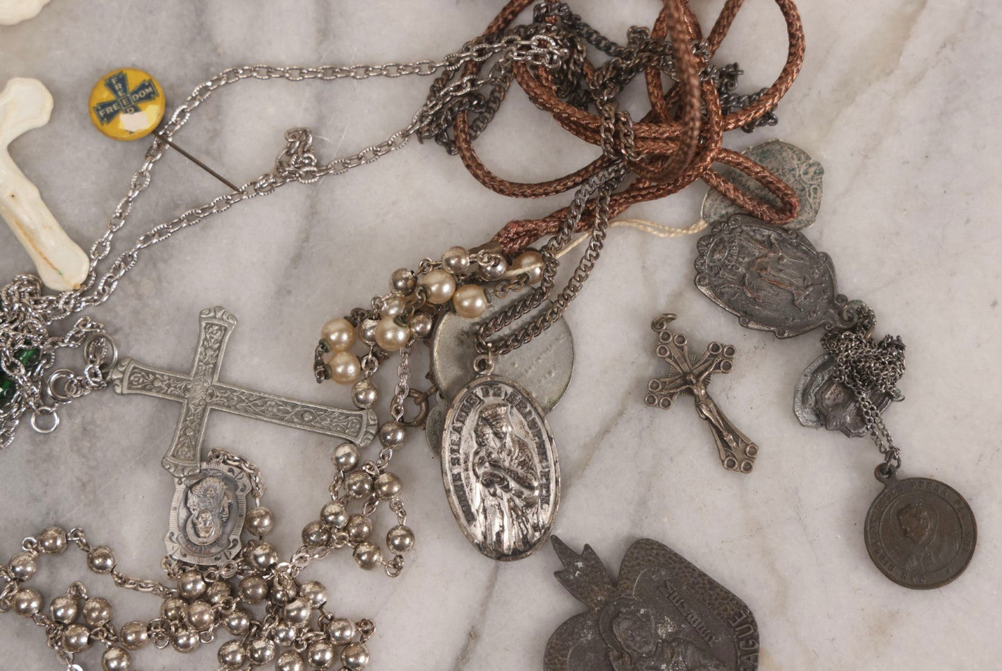 Lot 116 - Grouping Of Mixed Vintage Religious Devotional Items Including Rosaries, Medals, Crosses, And Pins