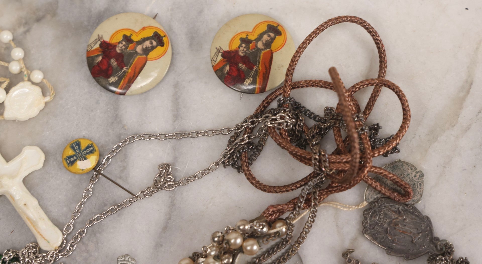 Lot 116 - Grouping Of Mixed Vintage Religious Devotional Items Including Rosaries, Medals, Crosses, And Pins