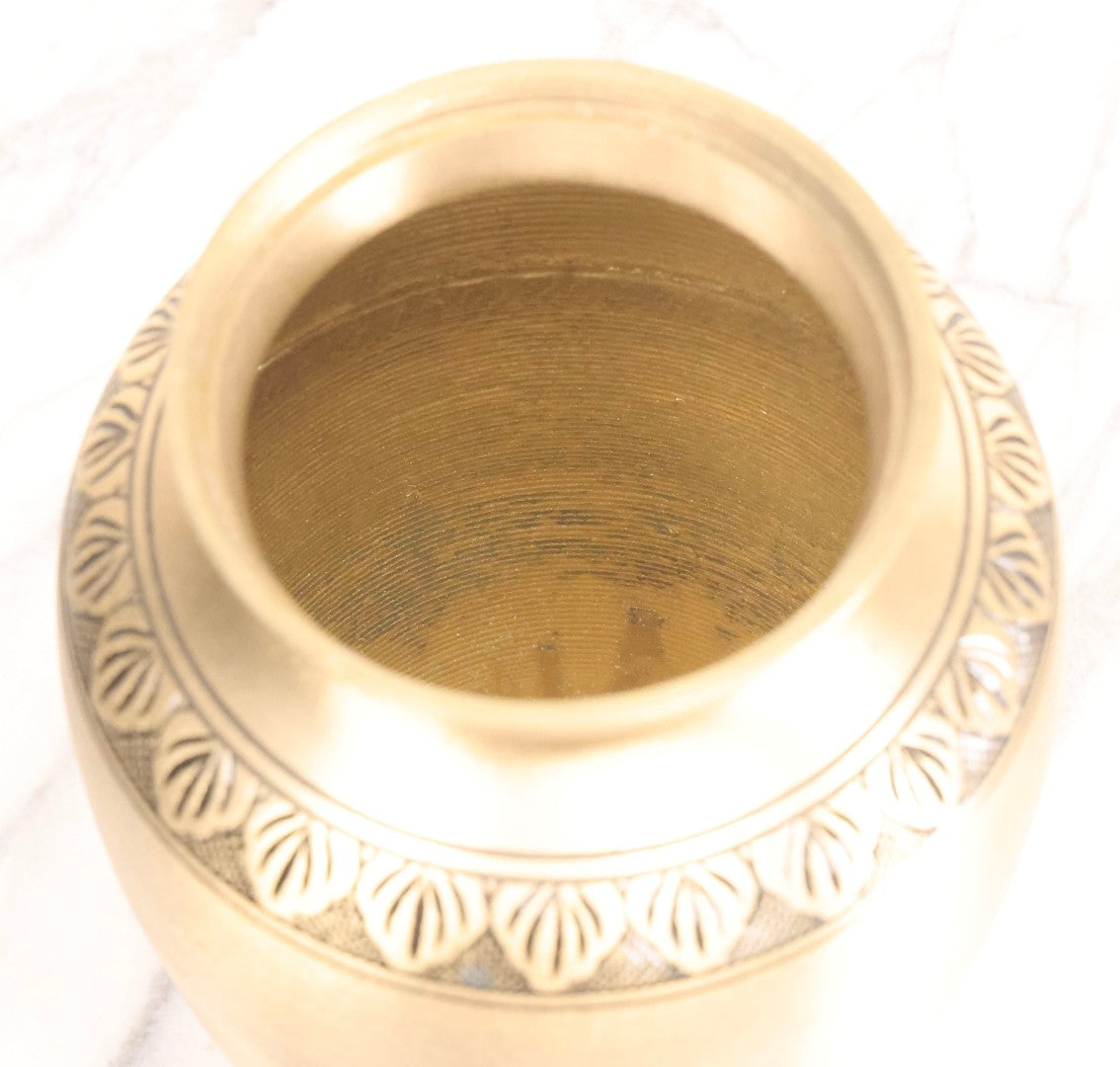Lot 121 - Modern Brass Cremation Urn With Engraved Decoration And Screw-Off Lid, Made In India