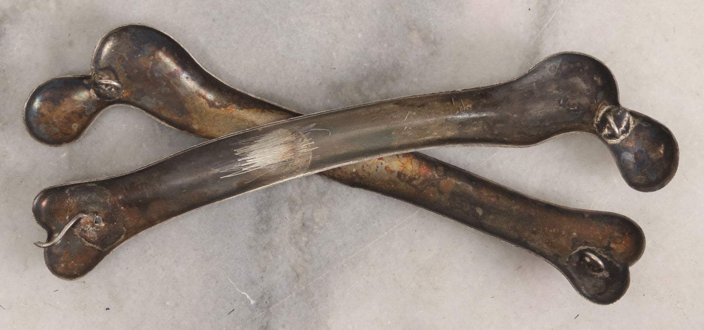 Lot 157 - Antique Silverplate Crossbones Fragment From Knights Templar Ceremonial Apron Or Regalia