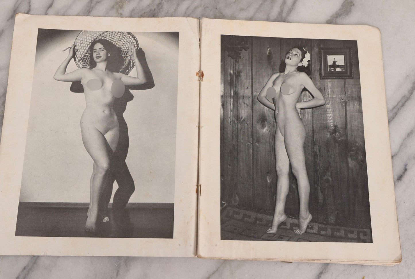 Lot 176 - Vintage Nude Photography Magazine "Ecole D'Art" Art Instruction Magazine, Volume V, Featuring Photographic Figure Studies Of Women, Published By Greenwich Art Syndicate, New York, Circa 1940