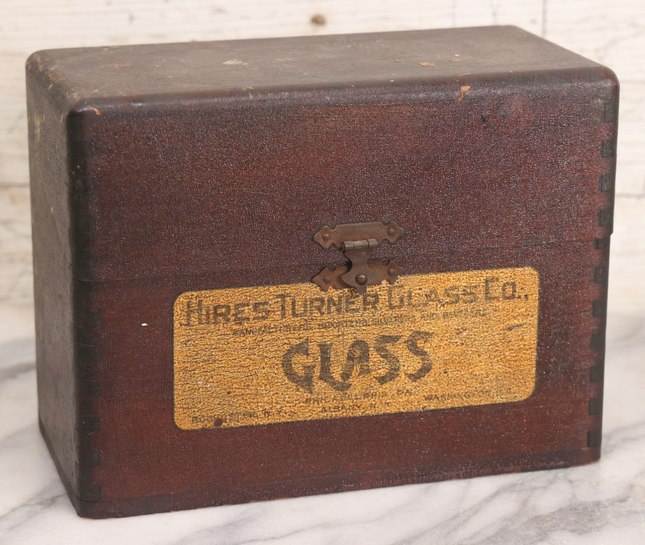 Lot 197 - Antique Hibbard, Spencer, Bartlett & Co. “Glass” Wooden Sample Or Storage Box With Original Label, Early 20th Century