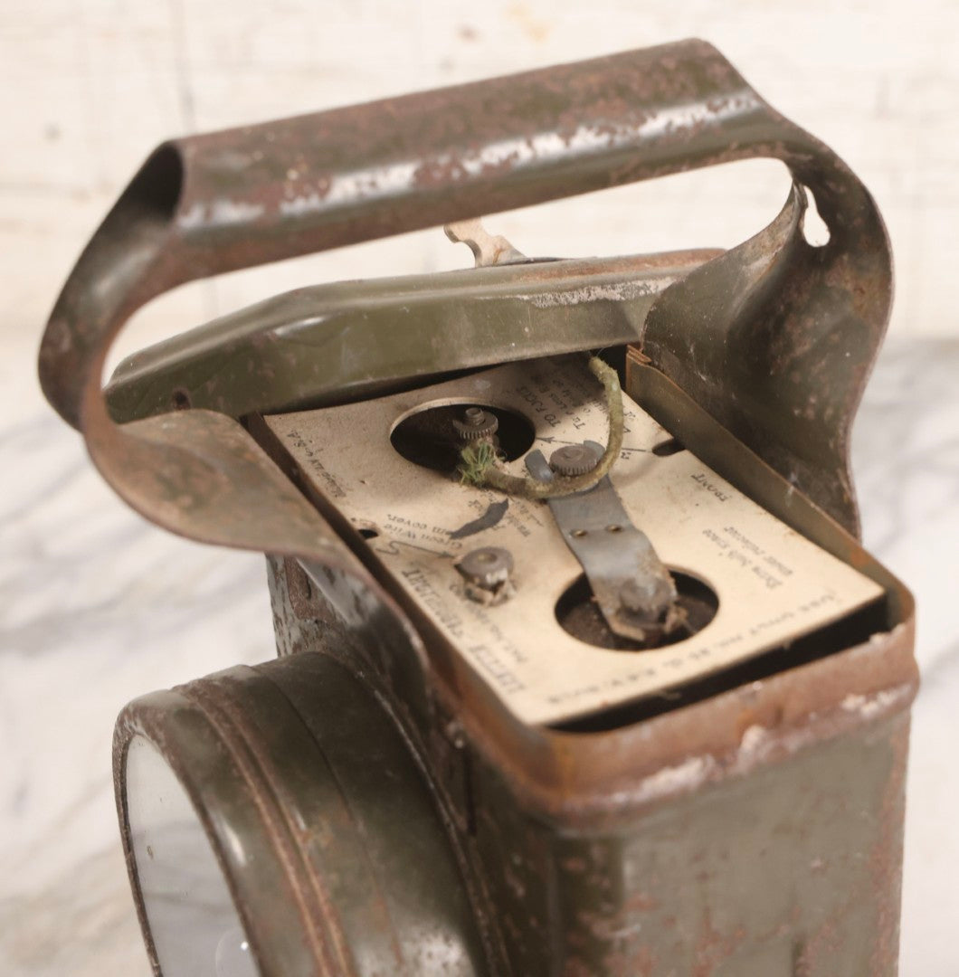 Lot 201 - Vintage Lightmaster Lantern Searchlight No. 20-4803 Battery Operated Flashlight, Patented May 9, 1933