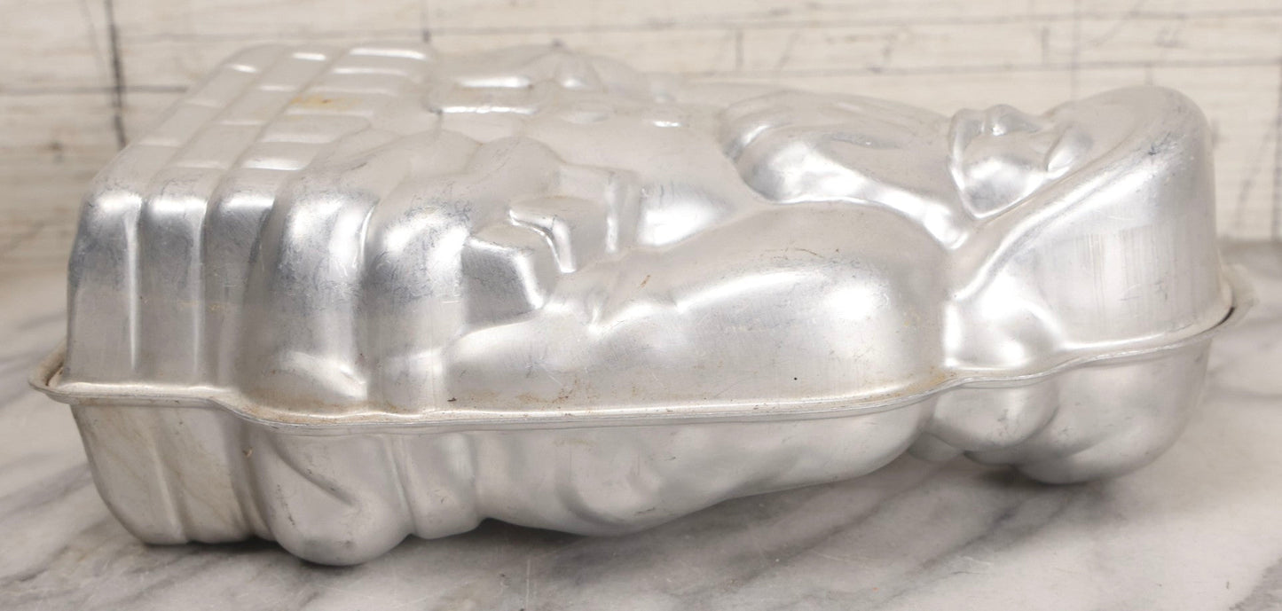 Lot 257 - Vintage Two-Piece Aluminum Santa Claus Chocolate Mold