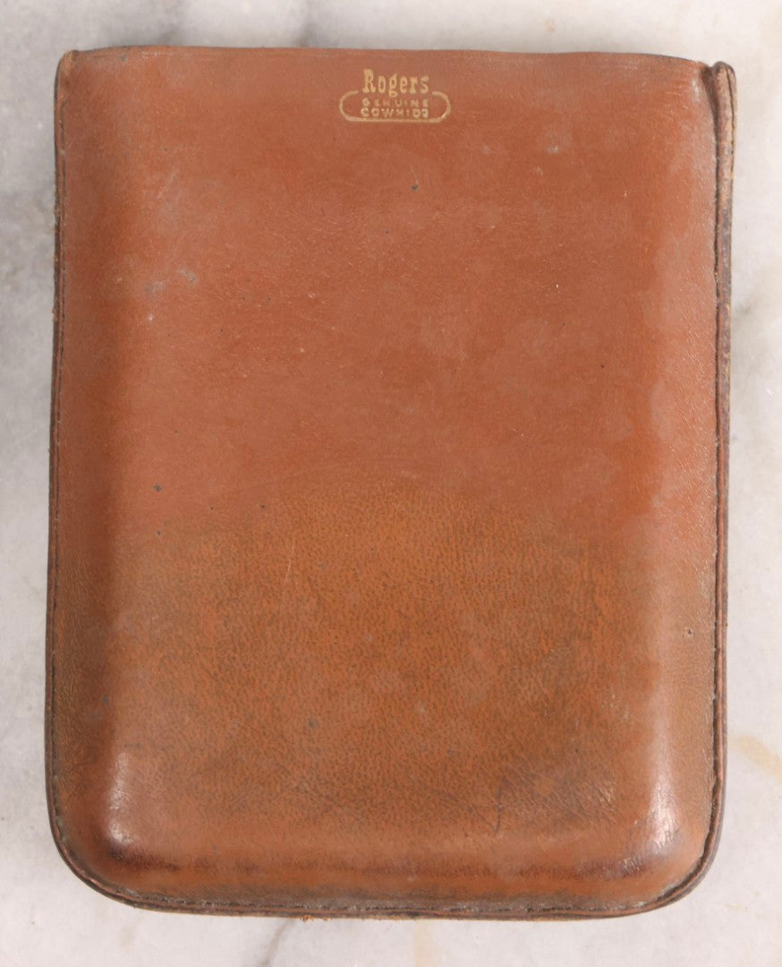 Lot 285 - Vintage Twain-Lite Cigarette Holder With Leather Case By Metalfield, New York, With Brushed Brass Interior And Spring-Loaded Arms