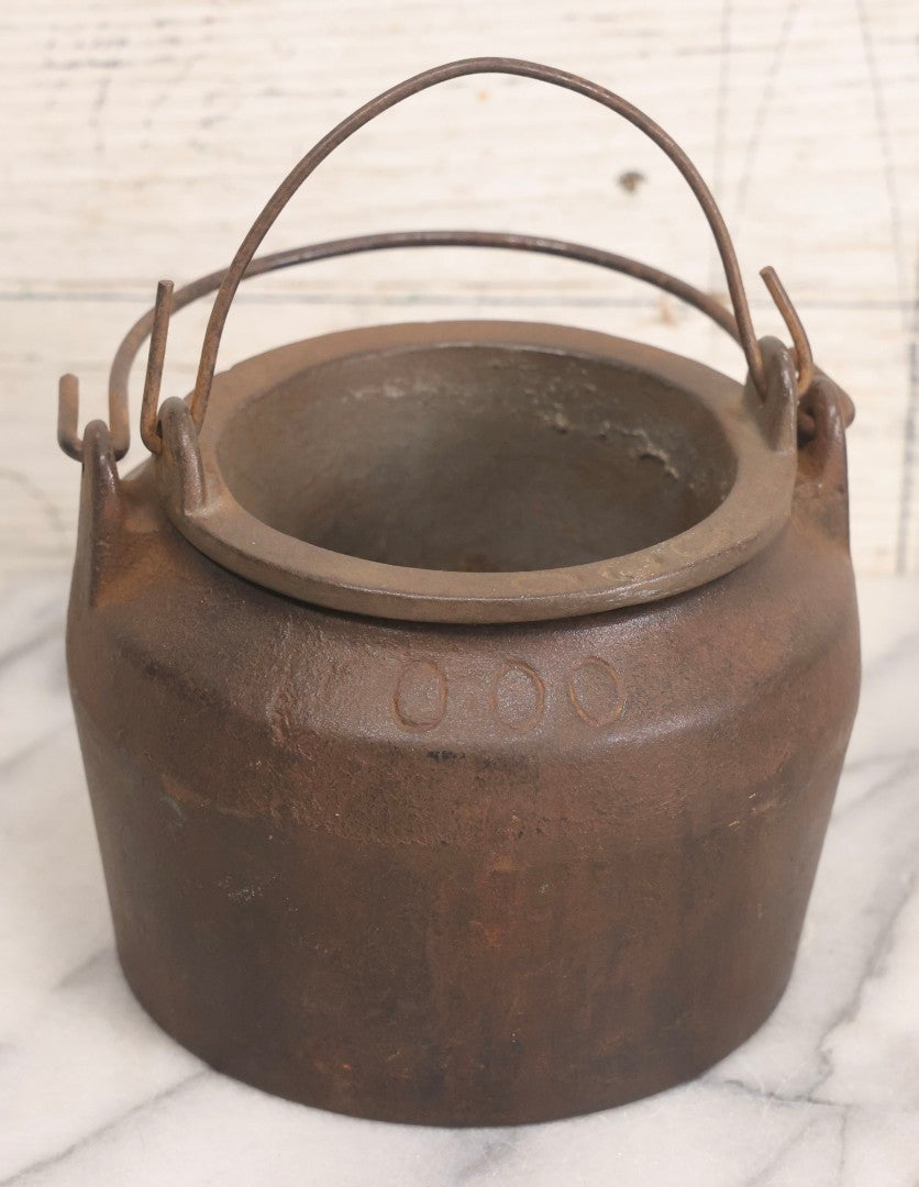 Lot 287 - Antique Marietta, Pennsylvania Cast Iron "00" Smelting Glue Pot With Liner