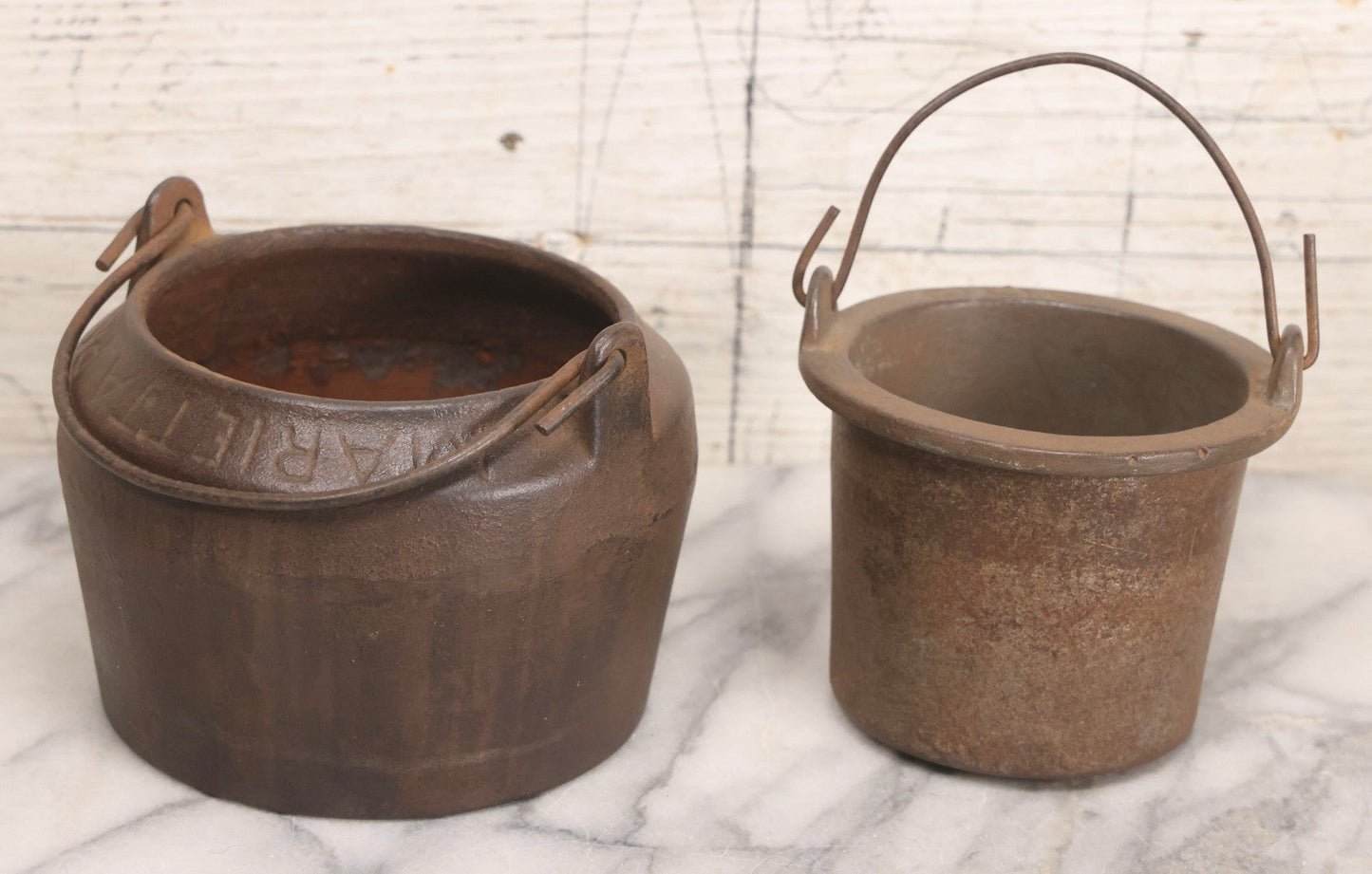 Lot 287 - Antique Marietta, Pennsylvania Cast Iron "00" Smelting Glue Pot With Liner