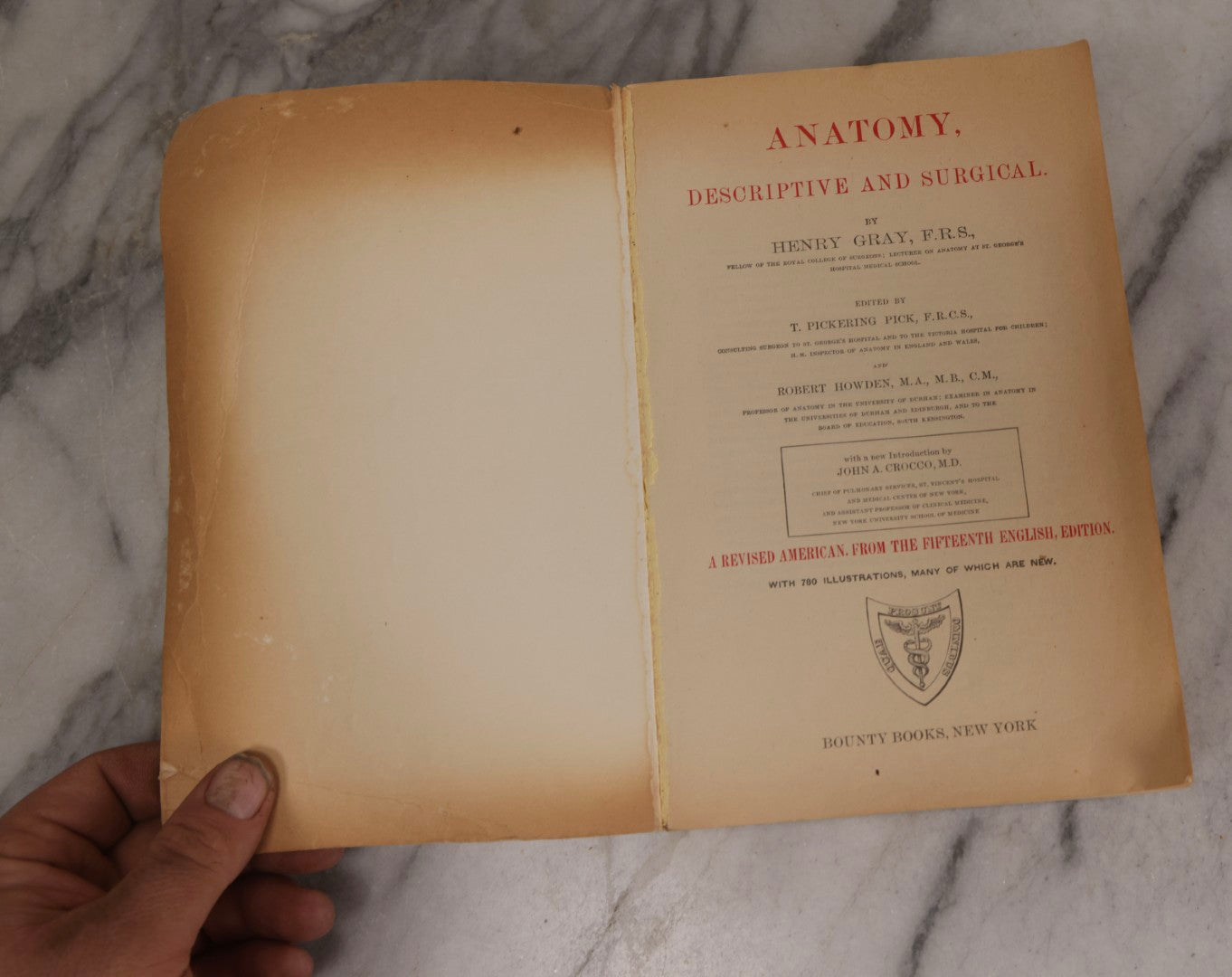 Lot 317 - Pair Of Vintage Medical Textbooks Including "Review Of Medical Physiology" 1981 And "Gray's Anatomy" Classic Collector's Edition With New Illustrations, 1977