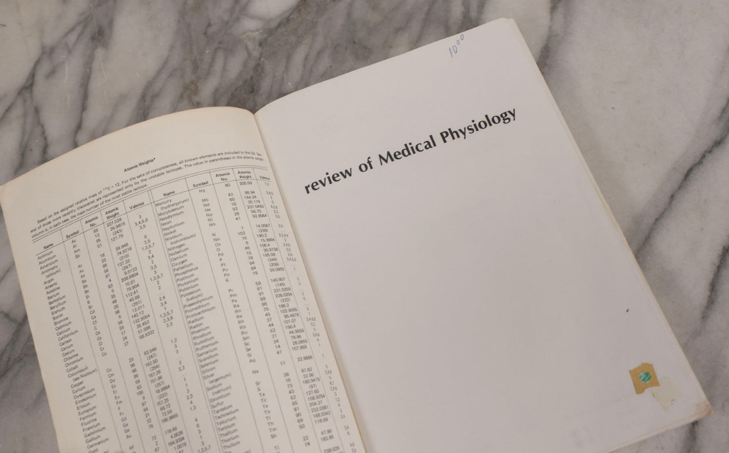 Lot 317 - Pair Of Vintage Medical Textbooks Including "Review Of Medical Physiology" 1981 And "Gray's Anatomy" Classic Collector's Edition With New Illustrations, 1977
