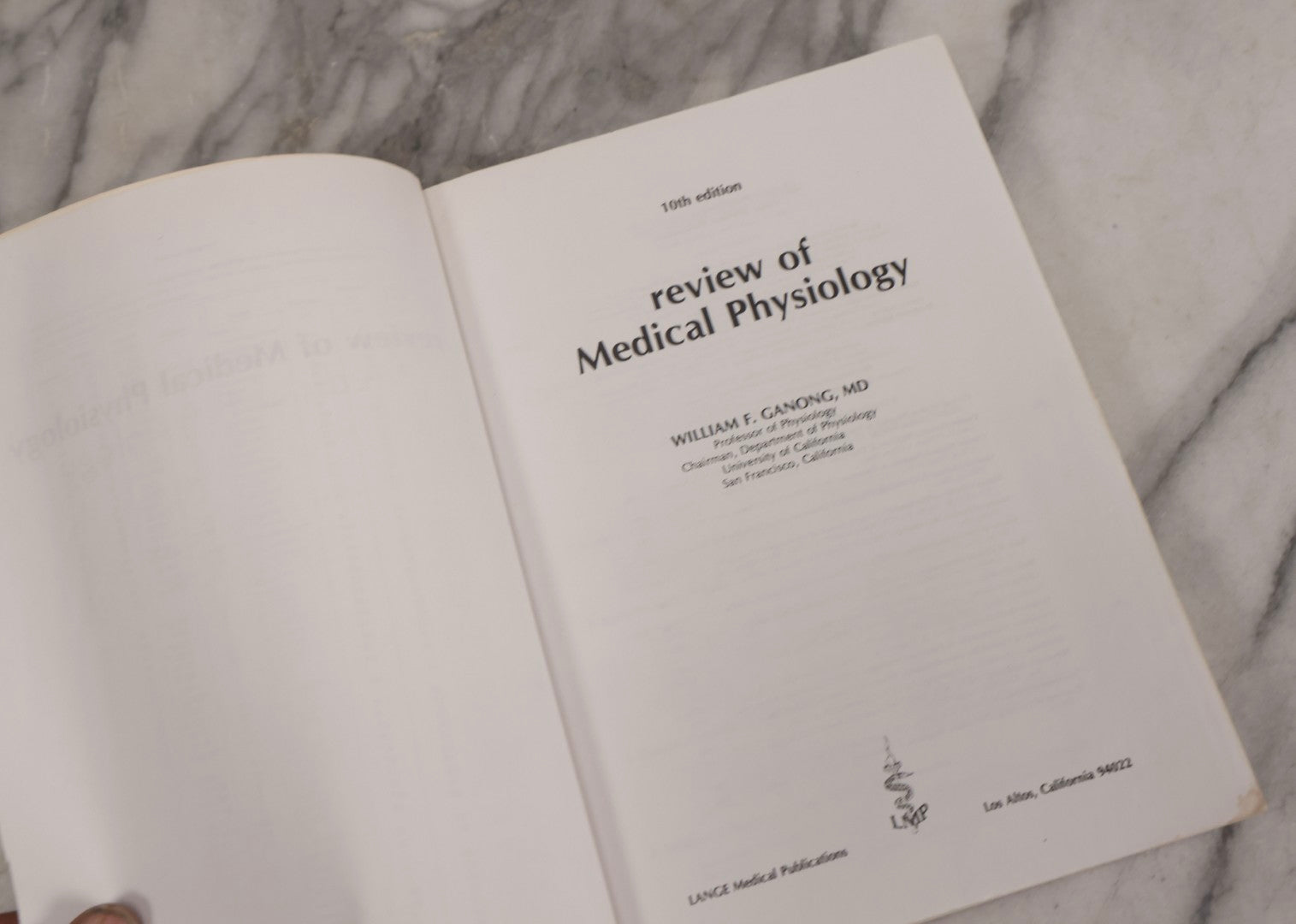 Lot 317 - Pair Of Vintage Medical Textbooks Including "Review Of Medical Physiology" 1981 And "Gray's Anatomy" Classic Collector's Edition With New Illustrations, 1977