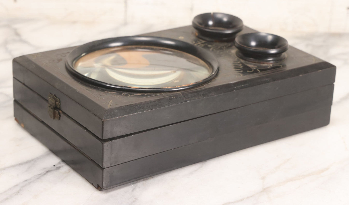 Lot 005 - Antique Black Lacquered Wooden Graphoscope Folding Table Top Stereo Card And Photograph Viewer "Souvenir De Paris", Note Center Lens Has Chip, 6-7/8" x 10-3/4"