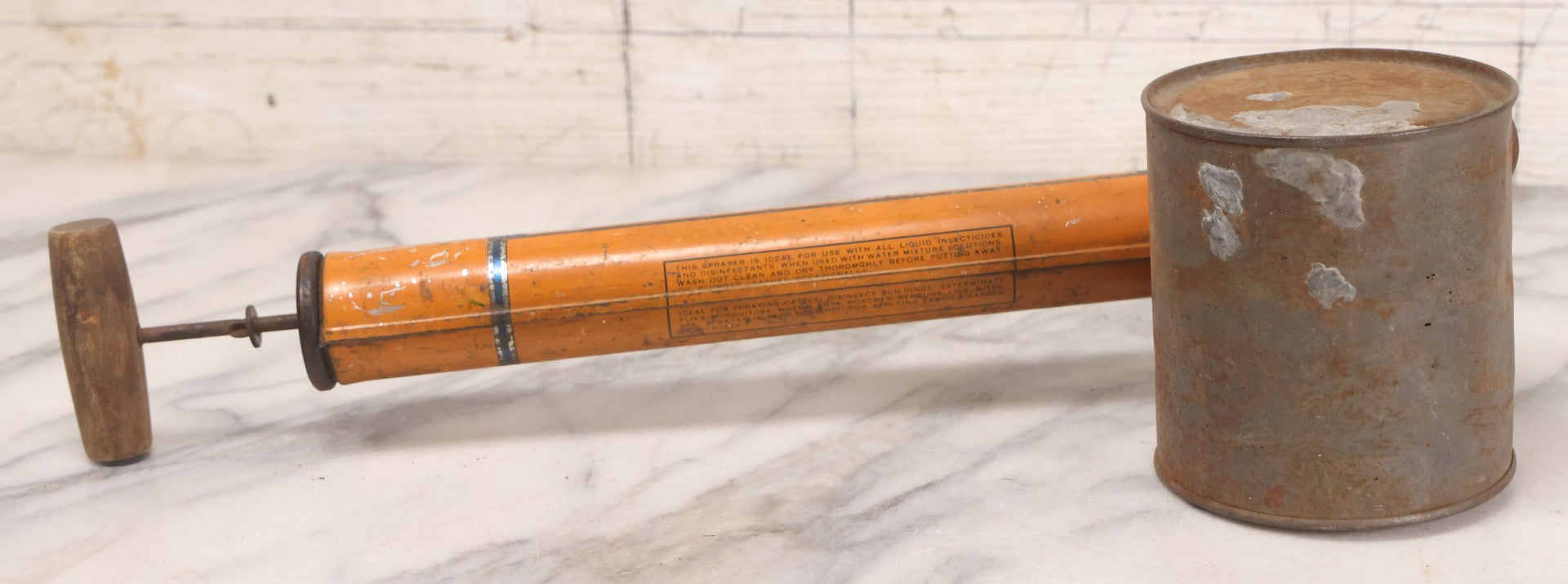 Lot 059 - Antique “Fly Ded” Insect Sprayer With Fly Graphics, Tin Lithograph, Manufactured By Midwa Chemical Company, Chicago, Illinois, Copyright 1926, 16" L