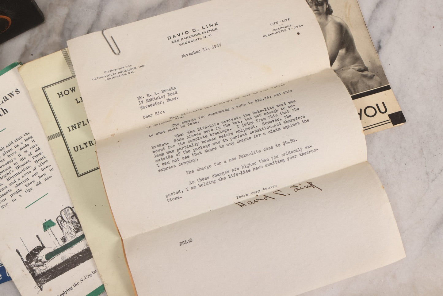 Lot 065 - Vintage Life Lite Model A Ultra-Violet Home Lamp “Quack Medicine” Kit In Carrying Case, Bakelite Construction, Ultra-Violet Home Products Inc., Los Angeles, California, With Ephemera And Manuals, Circa 1930s