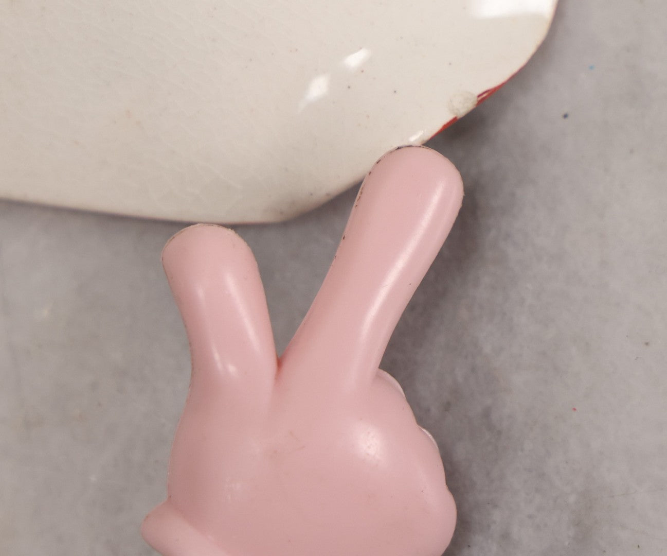 Lot 079 - Antique Porcelain Ashtray "The Trader" Depicting White Man Trading With Native American By Fire, Wild West Series, Frank Beadmore & Co., Fenton, Note Chips