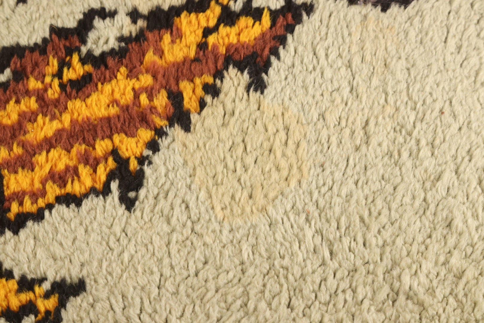 Lot 101 - Vintage Handmade Shag Rug Depicting Patriotic Eagle With American Shield, Made By Rosella Considine, Minor Staining And Wear, 49" x 30"