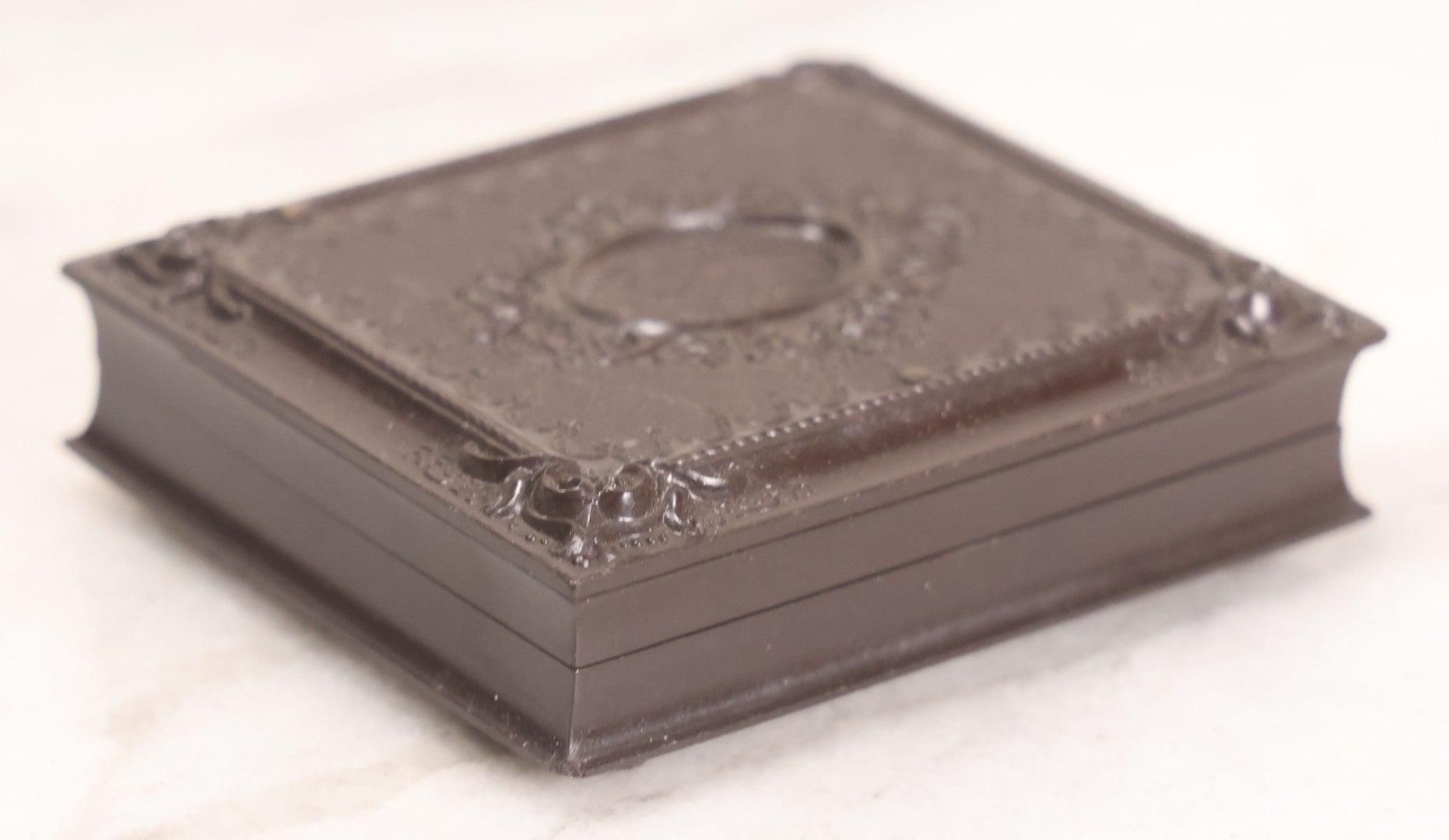 Lot 139 - Antique 1/9th Plate Ambrotype Photograph Of Young Woman In Thermoplastic Union Case, Photographed By Wyman & Co., Boston, Littlefield, Parsons & Co. Case Patented 1857, With Advertising Card