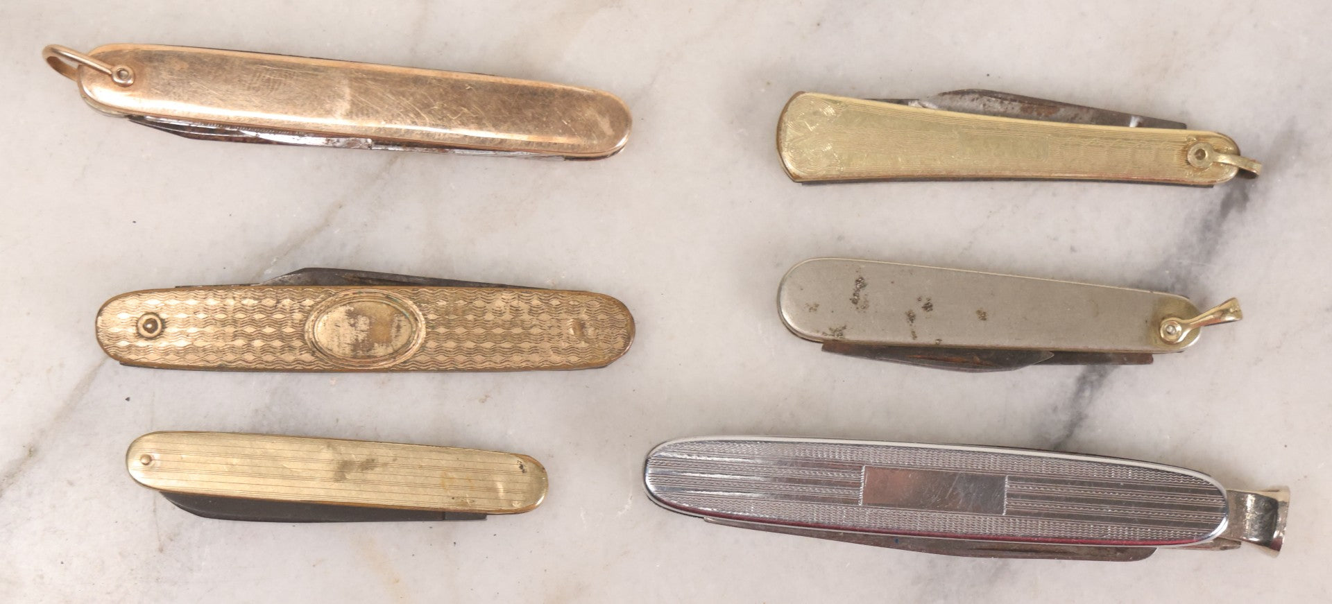 Lot 154 - Grouping Of 18 Vintage Pocket Knives Including American Bulb Co. Advertising Knife