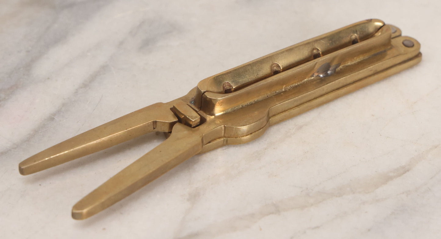 Lot 166 - Modern Replica Brass Button Mold