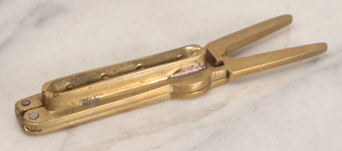 Lot 166 - Modern Replica Brass Button Mold