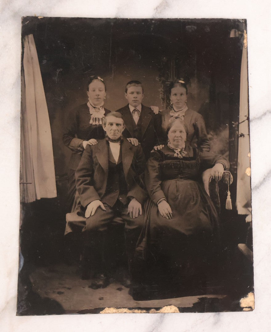 Lot 169 - Grouping Of 18 Antique Tintype Photographs Including Larger Size Plates, Featuring Men, Women, And Children