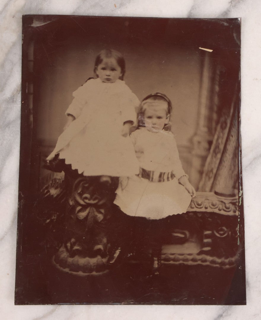 Lot 169 - Grouping Of 18 Antique Tintype Photographs Including Larger Size Plates, Featuring Men, Women, And Children