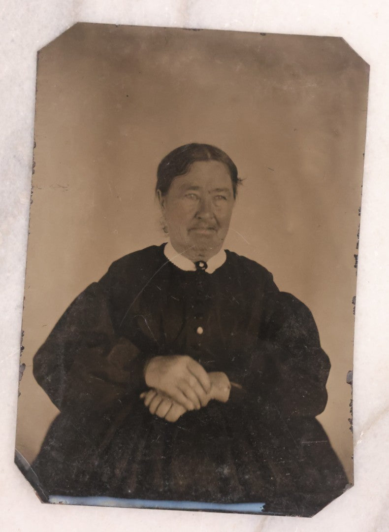 Lot 169 - Grouping Of 18 Antique Tintype Photographs Including Larger Size Plates, Featuring Men, Women, And Children