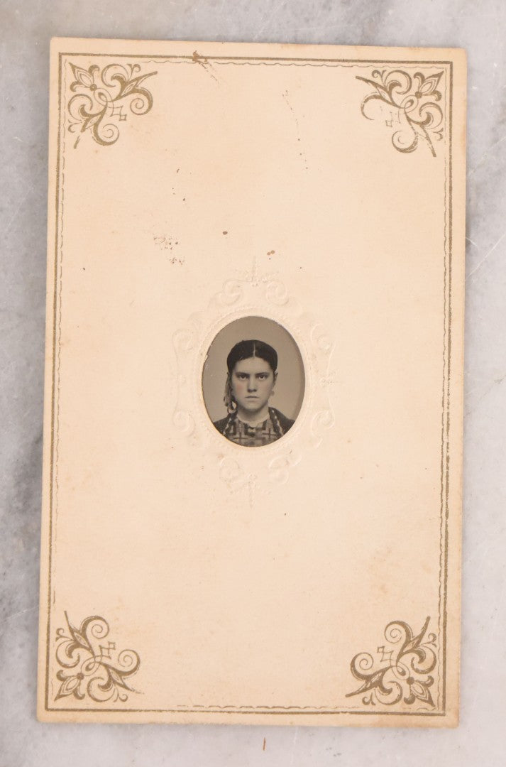 Lot 169 - Grouping Of 18 Antique Tintype Photographs Including Larger Size Plates, Featuring Men, Women, And Children